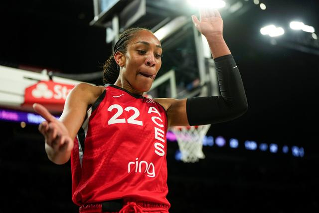 开云体育下载-无解！阿贾-威尔逊17中9轰23分19板4助2断4帽 提前下场不刷第20板