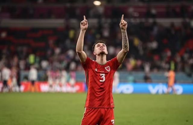 1669098393141080315.jpg 尼科·威廉斯.jpg