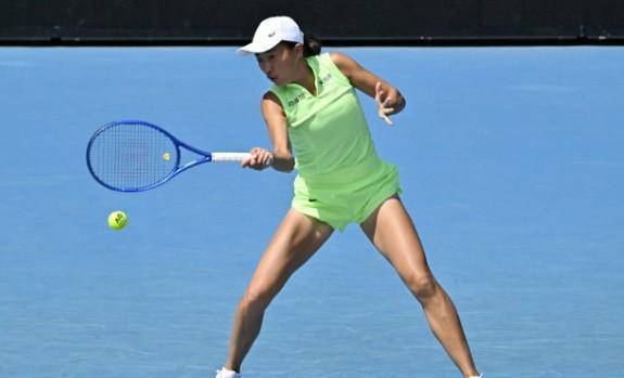 开云-张帅0-2兹沃纳列娃，遭遇WTA1000多哈站资格赛一轮游