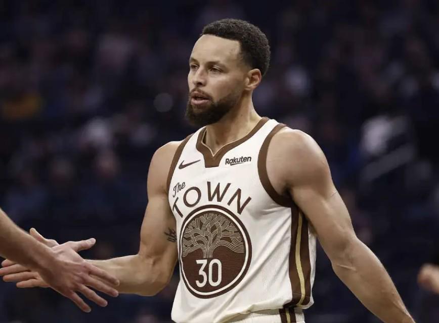 开云体育官网-队记：库里将在10天后评估膝盖伤势，会至少再缺席五场比赛