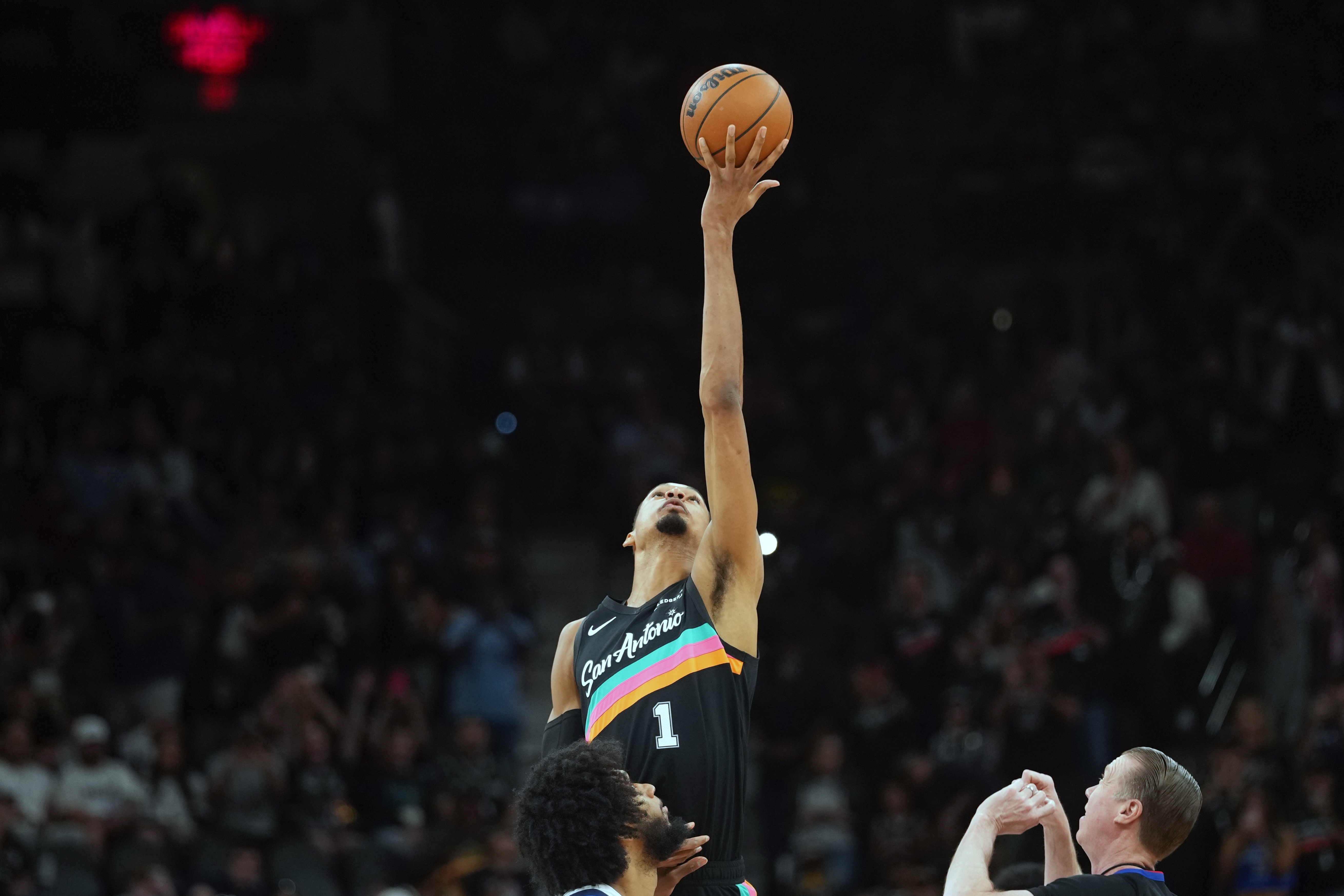 开云体育下载-米奇谈文班不打：他肋骨还是有点酸痛 我们认为这个决定是合适的