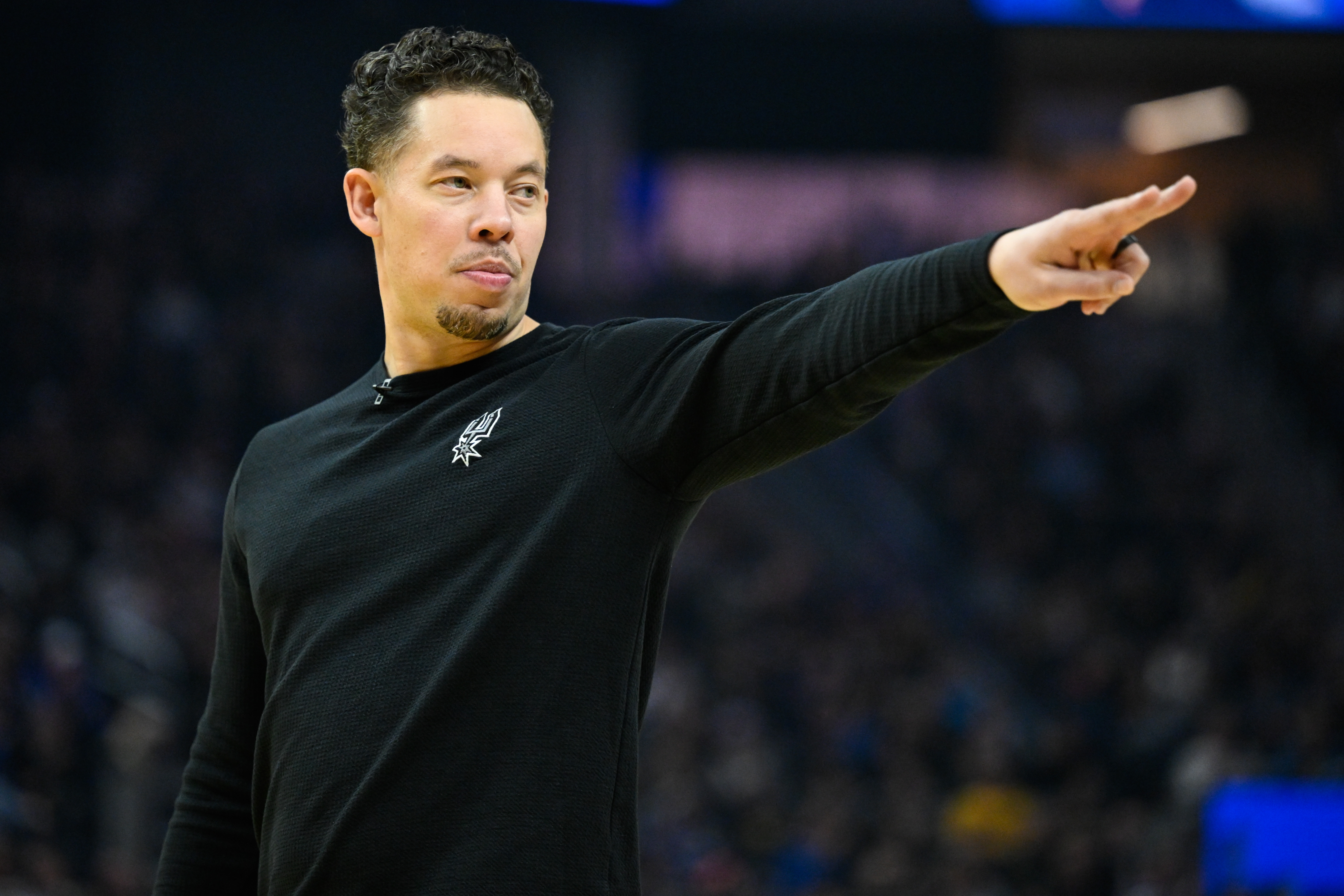 kaiyun-米奇：我们不会让任何人打40分钟 也不会为了结果过度使用球员